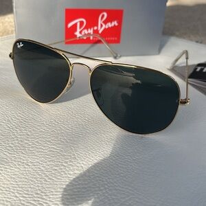 Ray-ban Aviators Black Lenses Gold Frames great condition